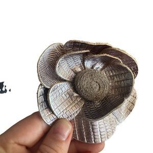 Boutique silver skinny belt with leather flower buckle- size M